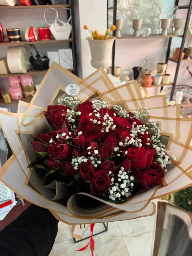 Bouquet de roses rouges Love Me Ereka Fleuriste Marrakech
